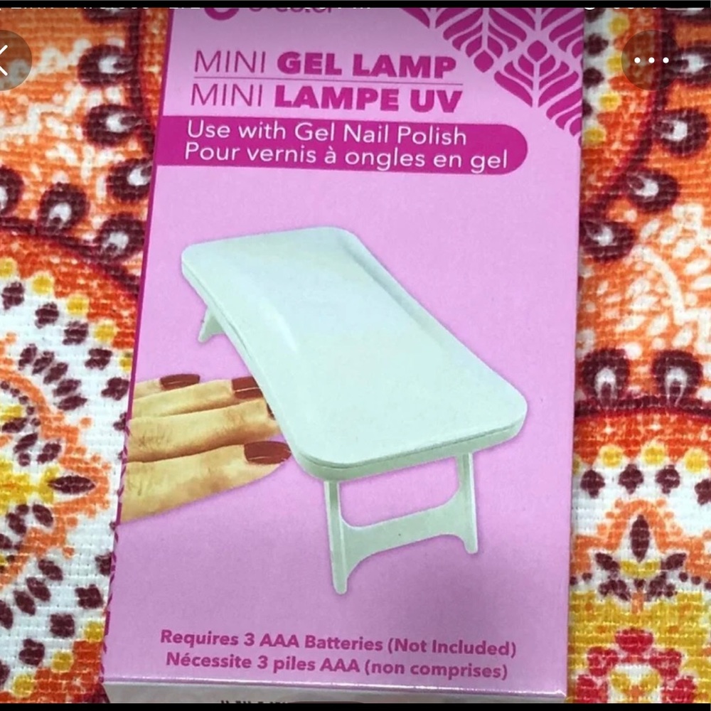 Mini Gel Lamp to dry gel nail polish